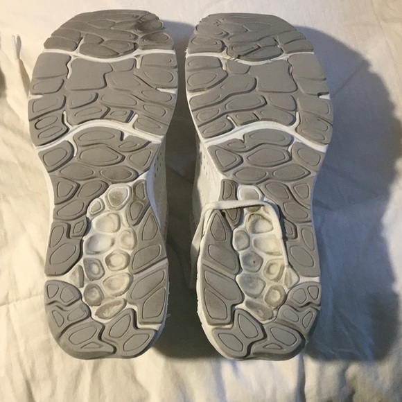 New Balance Running Shoes - Picture 6 of 6